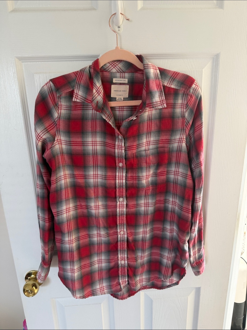 American Eagle Outfitters Red and Gray Plaid Long-Sleeve Button-Up Shirt